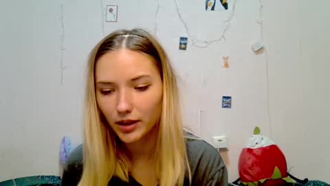 Snapshot of _kikiclark_ chatting on September 2025 08:33:02 PM _kikiclark_ online show from September 2025 08:33:02 PM