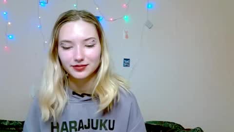 Snapshot of _kikiclark_ chatting on September 2025 08:51:02 AM _kikiclark_ online show from September 2025 08:51:02 AM