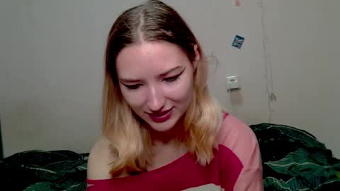 Snapshot of _kikiclark_ chatting on October 2025 01:25:02 PM _kikiclark_ online show from October 2025 01:25:02 PM