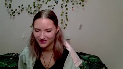 Snapshot of _kikiclark_ chatting on October 2025 09:20:01 PM _kikiclark_ online show from October 2025 09:20:01 PM