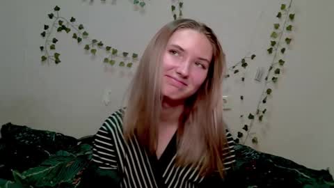 Snapshot of _kikiclark_ chatting on November 2025 09:04:02 PM _kikiclark_ online show from November 2025 09:04:02 PM