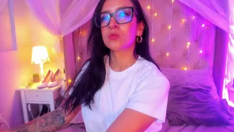 Snapshot of _kiramoon__ chatting on February 2025 08:36:01 PM Kiraaaa 0 online show from February 2025 08:36:01 PM