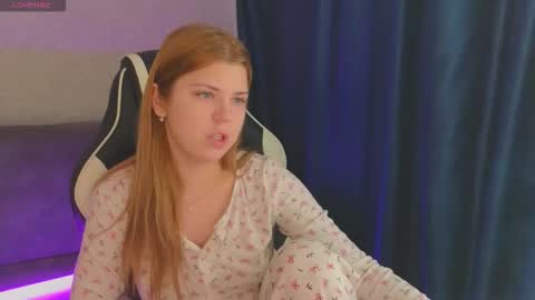 Molly   Emily online show from October 2025 09:32:01 AM