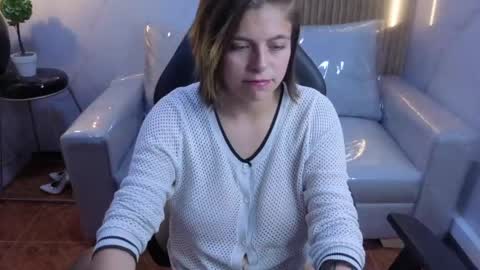 _kitten_1 online show from May 2026 06:02:01 PM