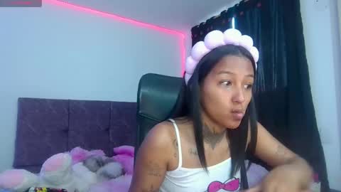 Stefany online show from May 2026 10:48:01 PM