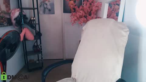 Snapshot of _kittyboo chatting on December 2024 12:05:01 PM Aleksa online show from December 2024 12:05:01 PM