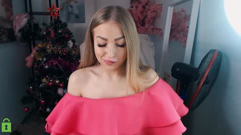 Snapshot of _kittyboo chatting on January 2025 08:03:01 AM Aleksa online show from January 2025 08:03:01 AM