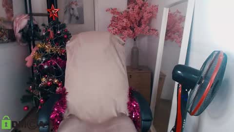 Snapshot of _kittyboo chatting on January 2025 02:07:01 PM Aleksa online show from January 2025 02:07:01 PM