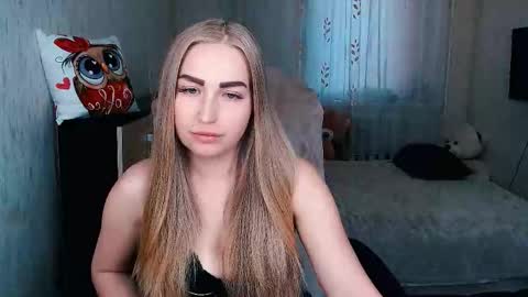 Snapshot of _kittyboo chatting on October 2025 09:29:02 AM Aleksa online show from October 2025 09:29:02 AM