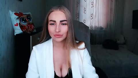 Snapshot of _kittyboo chatting on October 2025 09:19:02 AM Aleksa online show from October 2025 09:19:02 AM