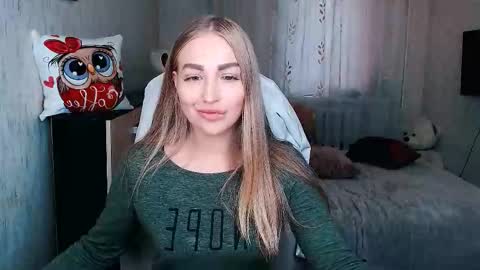 Snapshot of _kittyboo chatting on October 2025 07:31:02 AM Aleksa online show from October 2025 07:31:02 AM