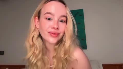 Snapshot of _kkkhaleesi_ chatting on May 2026 10:38:01 PM DENI online show from May 2026 10:38:01 PM