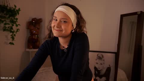 Snapshot of _lady_di chatting on October 2025 03:47:02 AM Not on OF Some stuff for sale online show from October 2025 03:47:02 AM