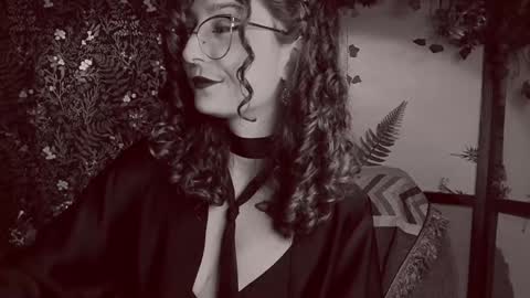 Snapshot of _lady_luna_ chatting on December 2024 12:18:01 AM Lady Luna online show from December 2024 12:18:01 AM