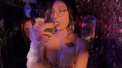 Lady Luna online show from July 2026 11:15:01 PM