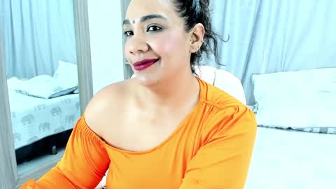 NAILHA SAJANI  online show from December 2024 03:33:02 PM