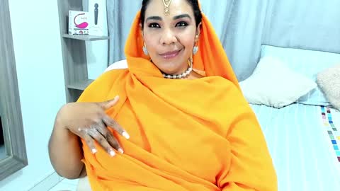 NAILHA SAJANI  online show from December 2024 03:44:01 PM