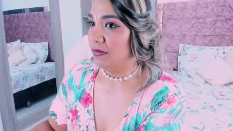 NAILHA SAJANI  online show from February 2025 05:03:02 PM