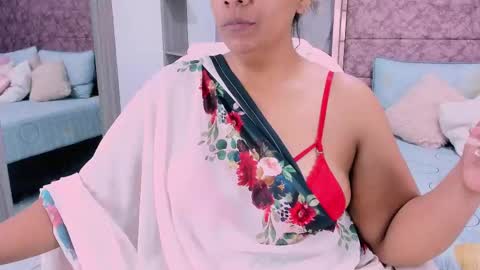 NAILHA SAJANI  online show from February 2025 12:05:02 PM