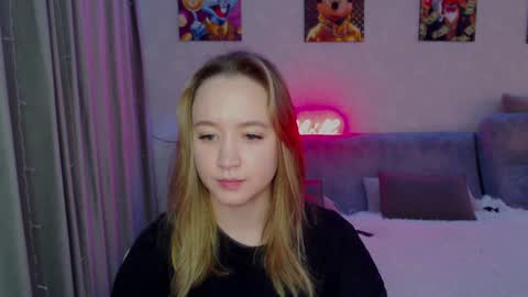 Snapshot of _lalune_ chatting on December 2024 07:24:01 PM _lalune_ online show from December 2024 07:24:01 PM