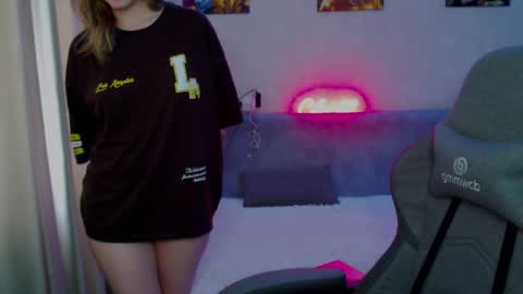 Snapshot of _lalune_ chatting on January 2025 09:57:02 AM _lalune_ online show from January 2025 09:57:02 AM