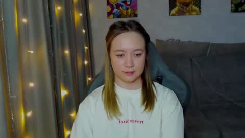 Snapshot of _lalune_ chatting on January 2025 04:15:02 AM _lalune_ online show from January 2025 04:15:02 AM