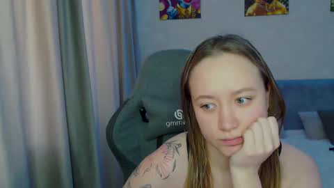 Snapshot of _lalune_ chatting on February 2025 06:31:01 AM _lalune_ online show from February 2025 06:31:01 AM