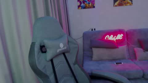 Snapshot of _lalune_ chatting on February 2025 04:17:02 PM _lalune_ online show from February 2025 04:17:02 PM