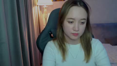 Snapshot of _lalune_ chatting on February 2025 08:36:01 PM _lalune_ online show from February 2025 08:36:01 PM