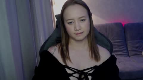 Snapshot of _lalune_ chatting on October 2025 10:23:02 AM _lalune_ online show from October 2025 10:23:02 AM