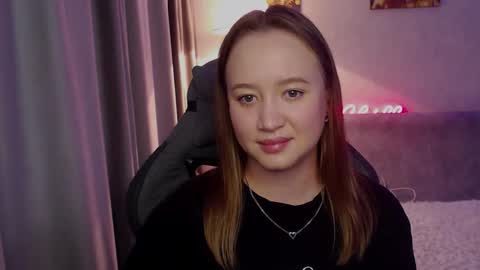 Snapshot of _lalune_ chatting on October 2025 08:04:02 AM _lalune_ online show from October 2025 08:04:02 AM