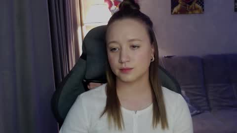 Snapshot of _lalune_ chatting on November 2025 01:22:04 PM _lalune_ online show from November 2025 01:22:04 PM