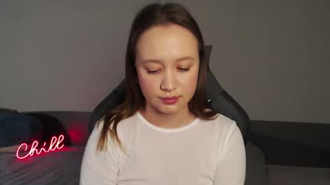 _lalune_ online show from November 2025 09:53:02 AM