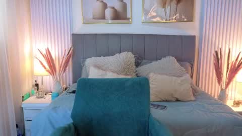 paulina  online show from July 2026 05:20:01 PM