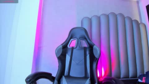 _leohot_ online show from February 2026 03:10:02 AM