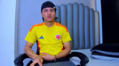 _leohot_ online show from February 2026 03:14:02 AM