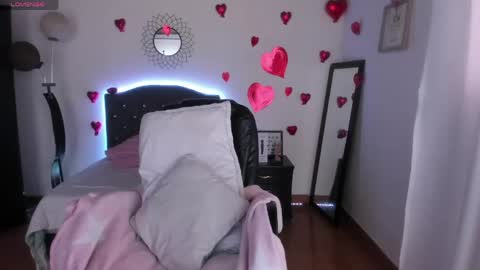 Lia online show from May 2026 06:13:01 PM