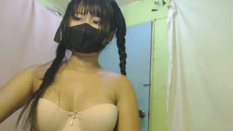 Snapshot of _lilies_gigi_ chatting on June 2026 02:53:01 AM _lilies_gigi_ online show from June 2026 02:53:01 AM