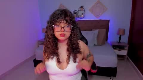 Liily online show from November 2025 08:12:01 PM