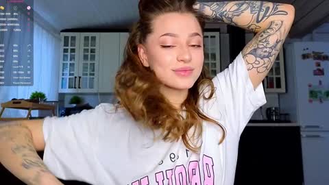 Snapshot of _lisaalisa_ chatting on January 2025 12:18:01 PM Alice online show from January 2025 12:18:01 PM