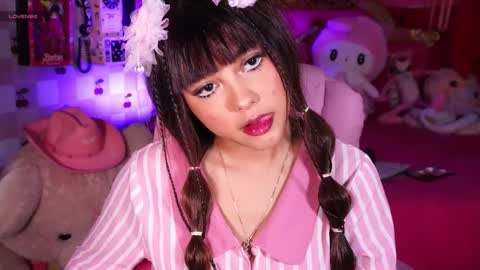 _little_glrl_ online show from May 2026 01:35:02 AM