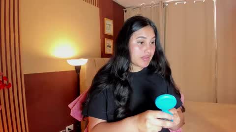 Ivy 3 online show from March 2026 07:17:01 PM