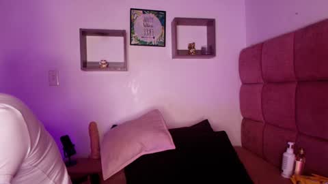 Lorrayne online show from January 2025 11:54:01 AM