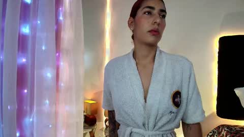 Lorrayne online show from March 2026 12:05:03 PM