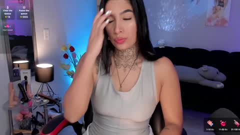 Snapshot of _louane_bour chatting on February 2025 11:44:02 AM Laura Independent Model online show from February 2025 11:44:02 AM