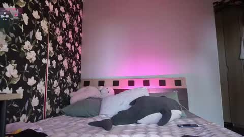 Snapshot of _lovely_mikh chatting on June 2026 03:53:01 PM Lovely online show from June 2026 03:53:01 PM
