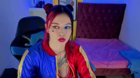 Lucia online show from October 2025 02:00:01 AM