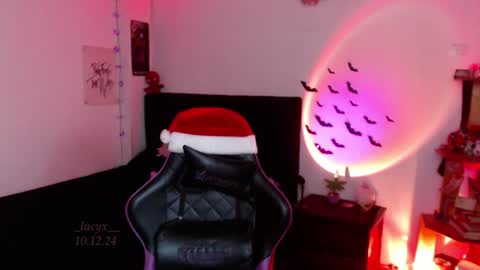 Queen.  Help me reach 100 thumbs up  online show from December 2024 10:58:01 PM