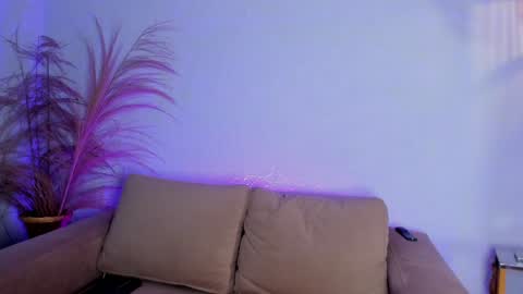 Snapshot of _luna_dupont_ chatting on December 2024 08:14:02 PM Luna online show from December 2024 08:14:02 PM