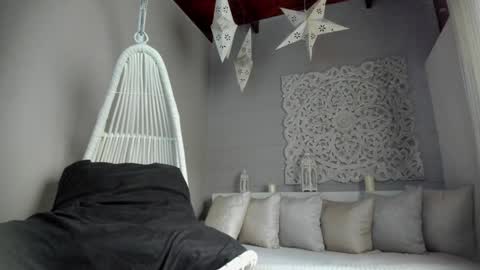 Snapshot of _luna_dupont_ chatting on February 2025 02:34:02 PM Luna online show from February 2025 02:34:02 PM